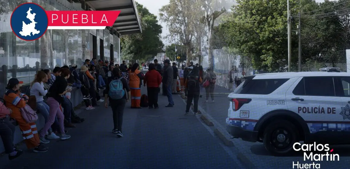 Naranjitas bloquean el bulevar Valsequillo; autoridades dialogan y atienden inquietudes