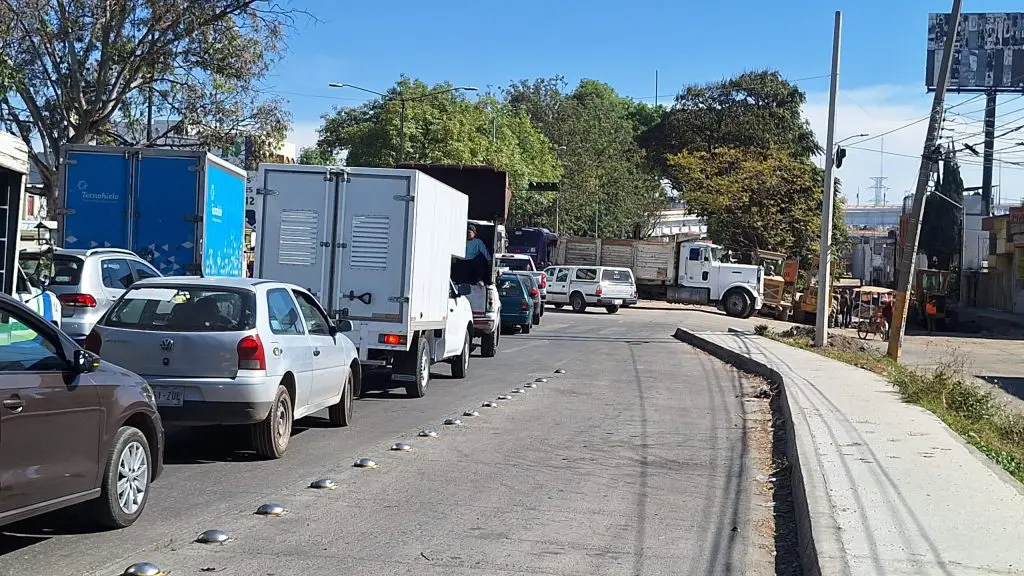 Roban camioneta en la carretera federal Puebla-Tehuacán 2 Roban camioneta en la carretera federal Puebla Tehuacan 3