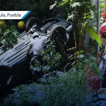 Tragedia en Vía Atlixcáyotl: Conductor muere tras caer al vacío