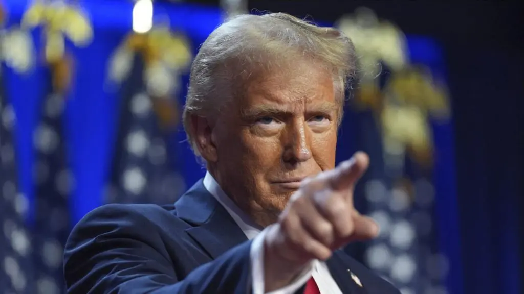 Trump lanza su propio celular y servicio de telefonía móvil: "Trump Mobile" 1 Trump lanza su propio celular y servicio de telefonía móvil: "Trump Mobile"