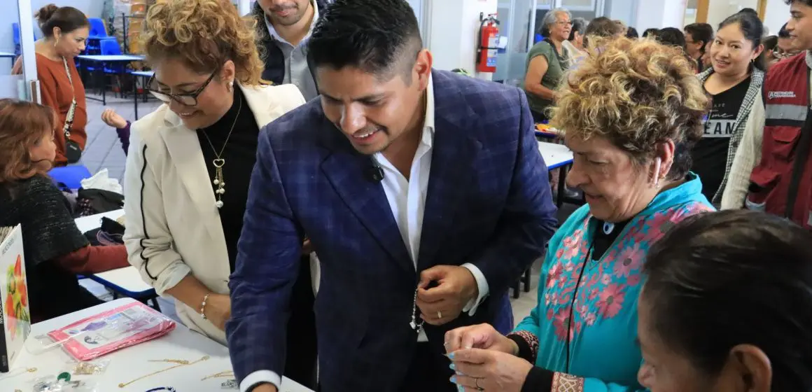 “Venta de Todo un Poco”, DIF Cuautlancingo impulsa economía de adultos mayores