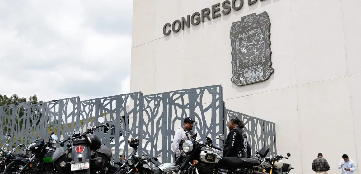 Motociclistas de Puebla exigen al Congreso rechazar la “Ley Chaleco”