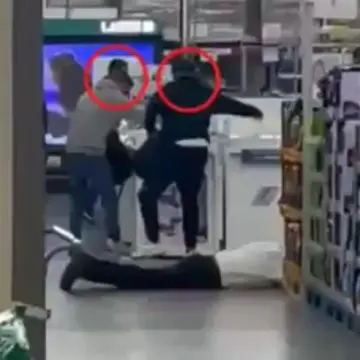 Violento asalto en Sam’s Club La Noria: rompen vitrinas y roban celulares en Puebla