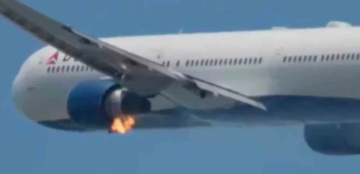 Aterrizaje de emergencia en LAX: Motor de avión de Delta se incendia tras el despegue rumbo a Atlanta