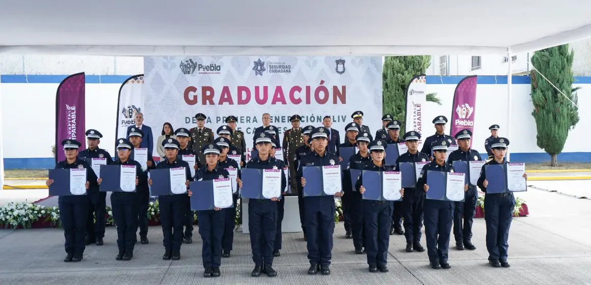 Se gradúan 24 nuevos policías en Puebla; 46% son mujeres
