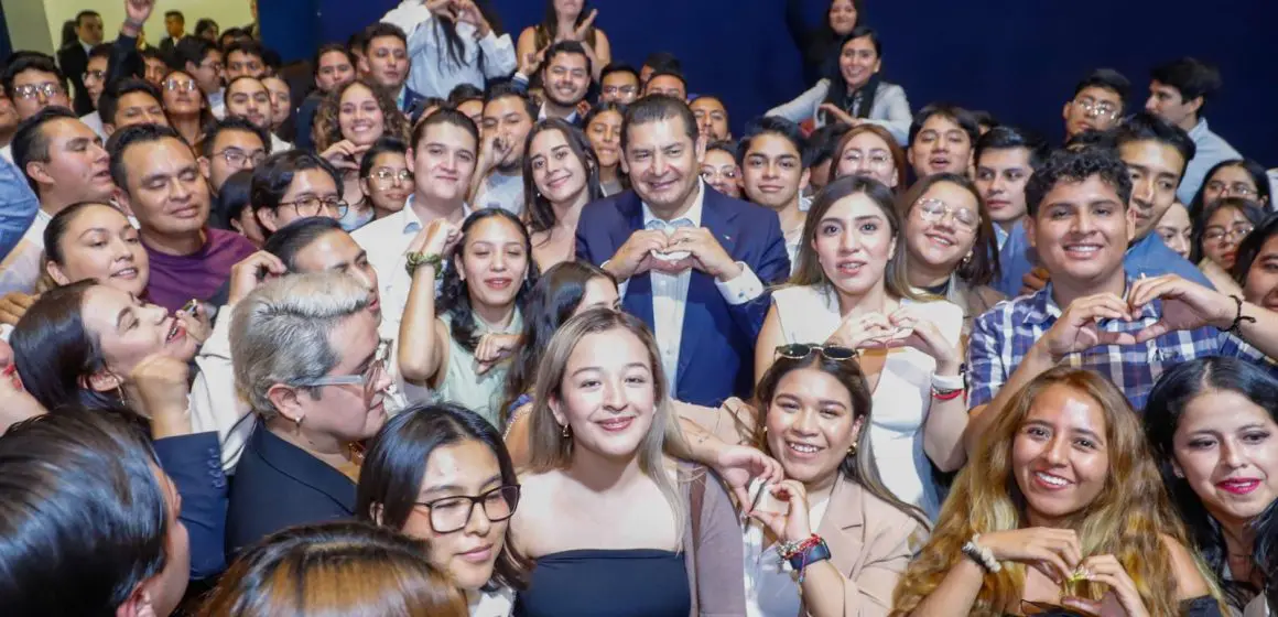 Becas de conectividad fortalecen bienestar educativo de jóvenes poblanos