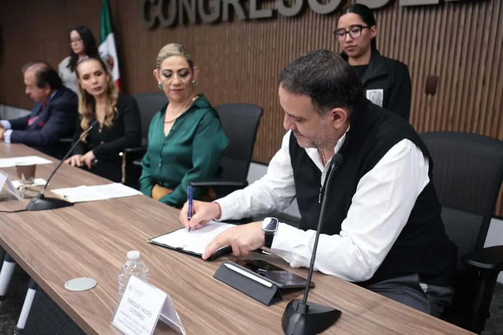 Signan convenio de colaboración Congreso del Estado y ACECOP 1 8d97d549 40e8 43a7 adc6 fc80d1f1d46c