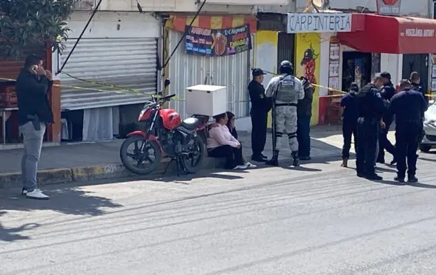 Asesinan a custodio del penal de San Miguel dentro de local de comida en Camino al Batán 2 Asesinan a custodio del penal de San Miguel dentro de local de comida en Camino al Batan 3