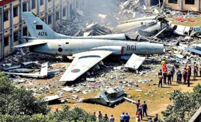 Avión militar choca contra escuela en Bangladesh dejando al menos 20 muertos y más de 100 heridos 2 Avion militar choca contra escuela en Bangladesh dejando al menos 20 muertos y mas de 100 heridos 3