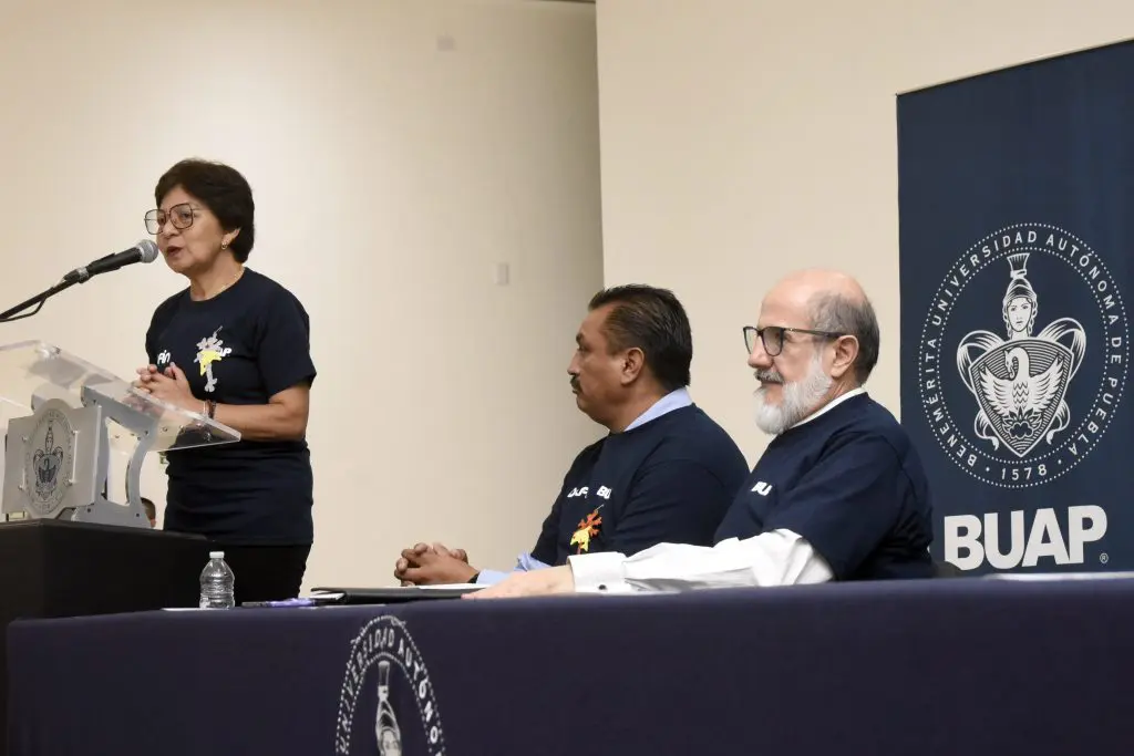 La investigación científica debe vincularse con los problemas sociales: Rectora Lilia Cedillo 2 B Delfin 1