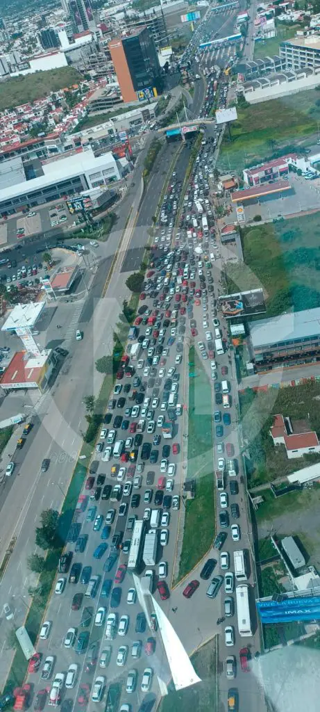 Caos en la Vía Atlixcáyotl: Transportistas de AMOTAC bloquean por inseguridad en carreteras 2 Caos Atlixcayotl 2