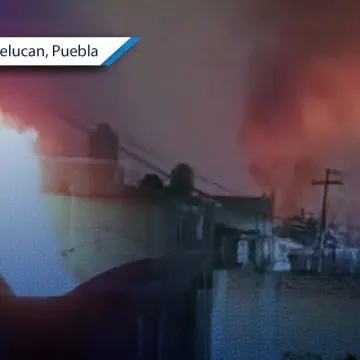 Controlan incendio en vivienda de Moyotzingo; investigan posible polvorín