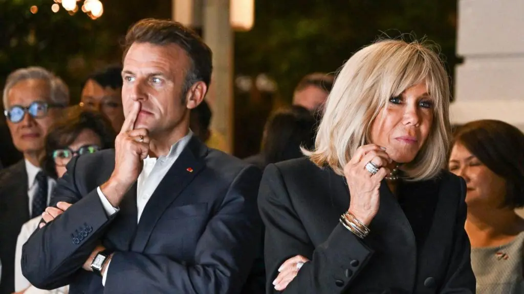 Emmanuel Macron demanda a influencer estadounidense por afirmar que su esposa es transgénero 2 El presidente de Francia Emmanuel Macron demanda a influencer por decir que su esposa es transgenero 3