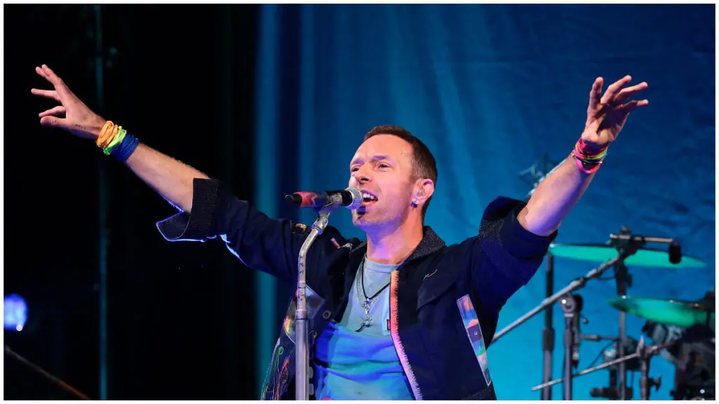 Exponen infidelidad del CEO de Astronomer en pleno concierto de Coldplay 2 Exponen infidelidad del CEO de Astronomer en pleno concierto de Coldplay 3