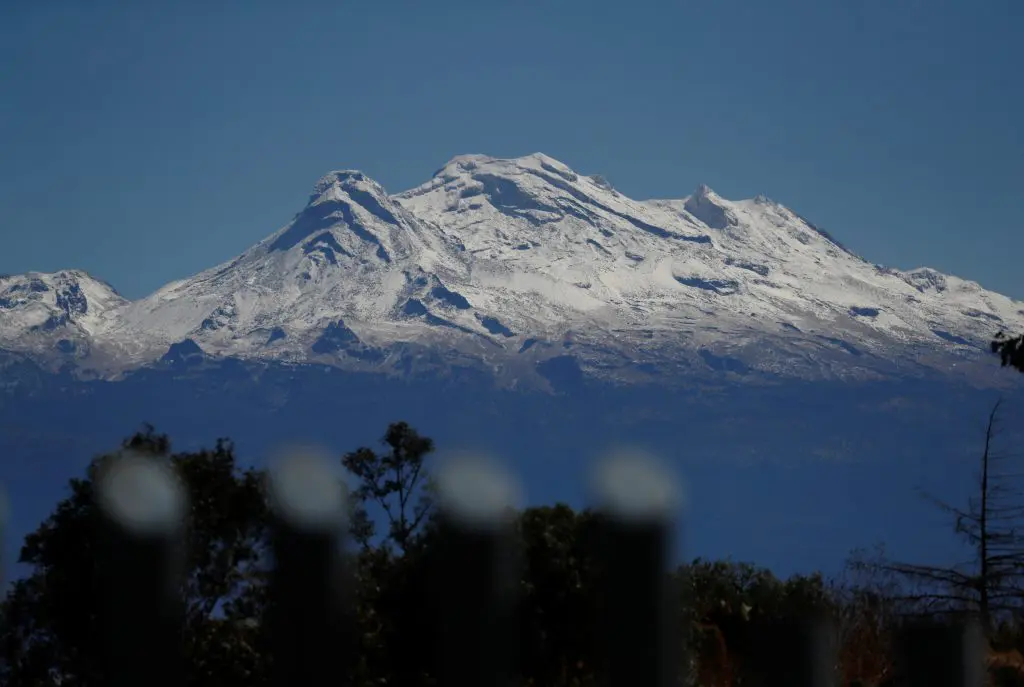 Familia extraviada en el Iztaccíhuatl fue rescatada tras 7 horas de búsqueda 2 Familia extraviada en el Iztaccihuatl fue rescatada tras 7 horas de busqueda 3