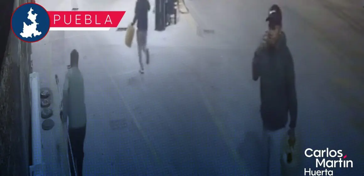 Video revela robo de sondas en gasolinera Pemex de Vía Atlixcáyotl