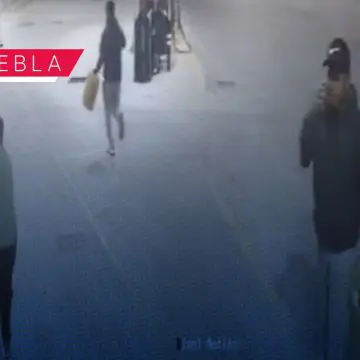 Video revela robo de sondas en gasolinera Pemex de Vía Atlixcáyotl