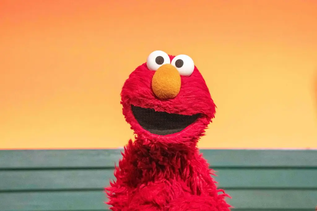 Hackean a Elmo de Plaza Sésamo con mensajes racistas 2 GvBNFhJWcAAw7PS