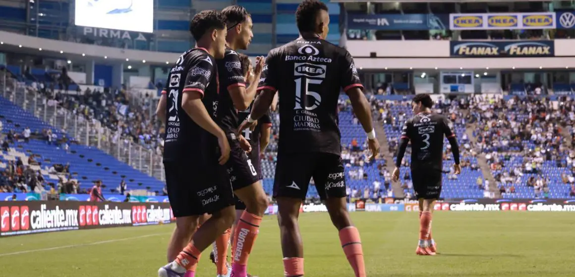 El Club Puebla consigue su primera victoria en el Apertura 2025 al vencer 1-0 a Santos en el estadio Cuauhtémoc