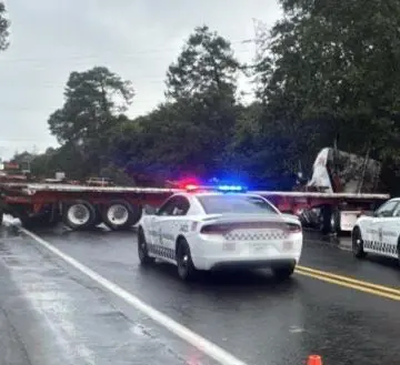 Dos muertos en violento choque entre tráiler y camioneta en autopista México-Tuxpan