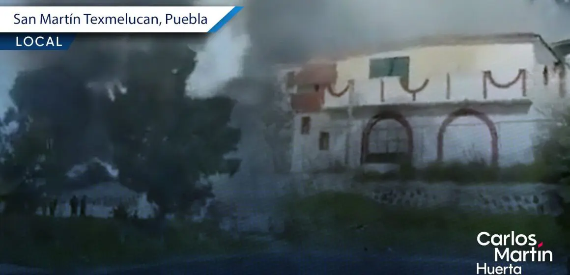 Incendio consume bodega de reciclaje en Texmelucan