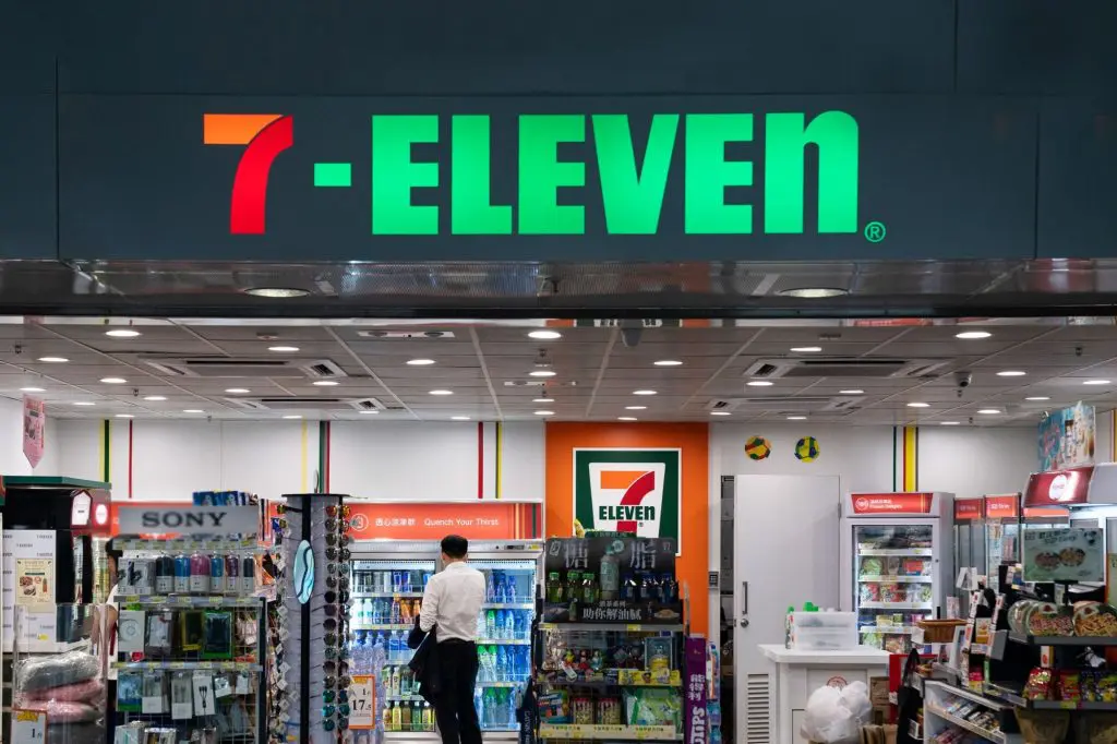 Llega joven desnudo y golpeado a Seven Eleven de San Andrés Cholula tras ser asaltado 1 Llega joven desnudo y golpeado a Seven Eleven de San Andrés Cholula tras ser asaltado