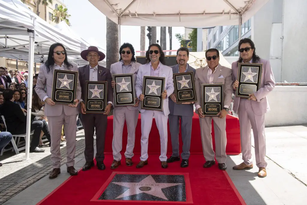 Los Bukis reciben estrella en el Paseo de la Fama; la dedican a migrantes 2 Los Bukis reciben estrella en el Paseo de la Fama la dedican a migrantes 3