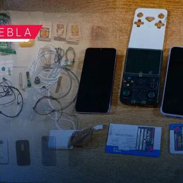Aseguran teléfonos y objetos prohibidos en operativos en penales de Puebla y Tepexi