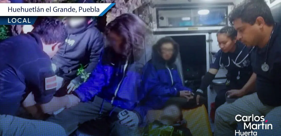 Rescatan a jóvenes atrapados por crecida de río en Huehuetlán el Grande