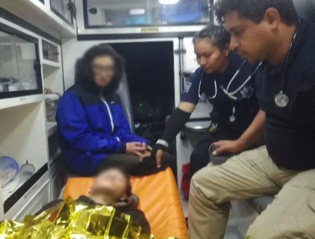 Rescatan a jóvenes atrapados por crecida de río en Huehuetlán el Grande 2 Rescatan a jovenes atrapados por crecida de rio en Huehuetlan el Grande cc