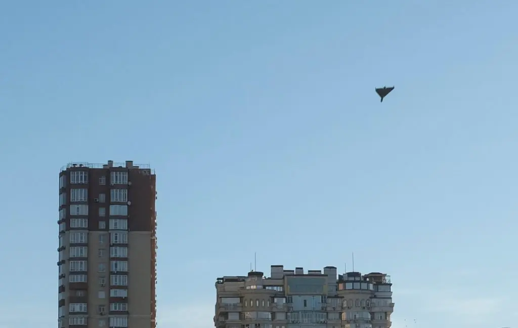 Ucrania bombardea fábrica de armas rusa; hay 3 muertos y varios heridos 1 Ucrania bombardea fábrica de armas rusa; hay 3 muertos y varios heridos