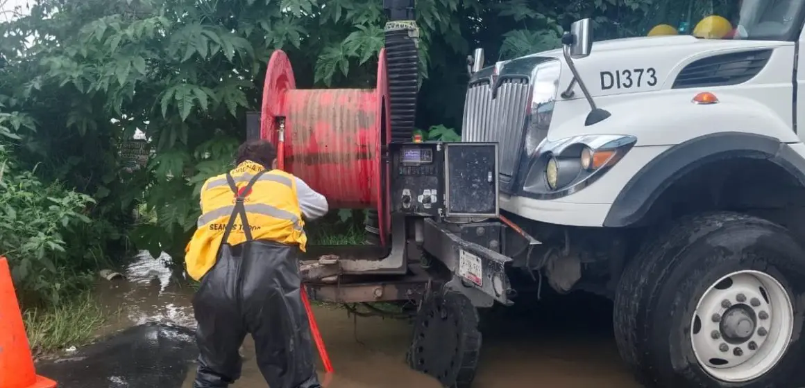 Agua de Puebla intensifica mantenimiento del drenaje para prevenir inundaciones en temporada de lluvias