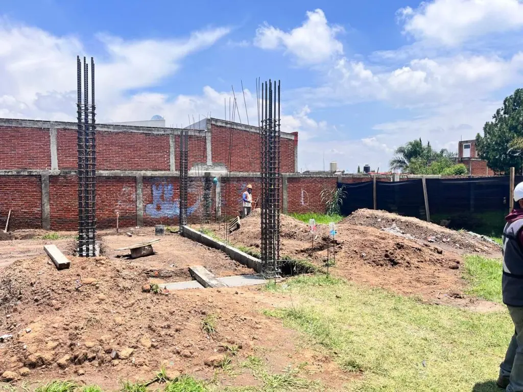 Evalúan daños en Secundaria Técnica No. 45 de Coronango e invierte 3.2 mdp en rehabilitación 2 barda 2