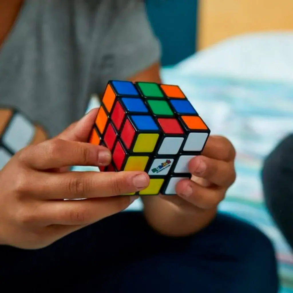 ¿Recuerdas el cubo Rubik? El enigma de colores que conquistó al mundo 1 cubo rubik
