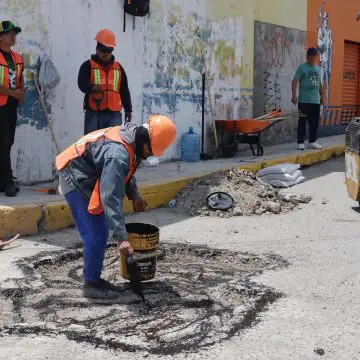Programa “Bachetón” tapa más de 5,617 baches en Puebla para mejorar espacios públicos