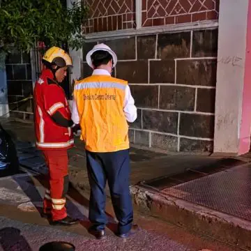 Atiende Protección Civil corto circuito en coordinación con la CFE en el Centro Histórico de Puebla