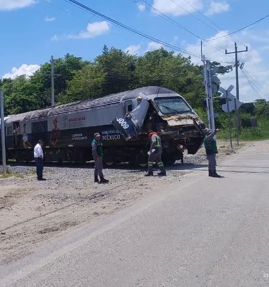 Tren Interoceánico choca contra tráiler en Macuspana, Tabasco; no hay lesionados graves 1 tren obra de amlo accidentado