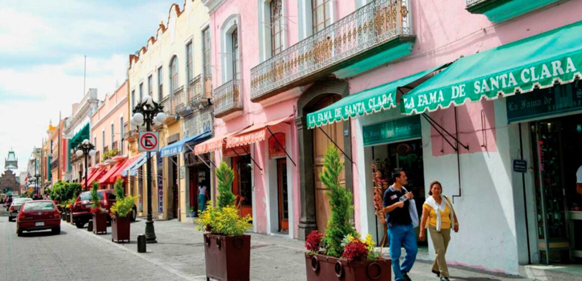 La calle de los dulces en Puebla