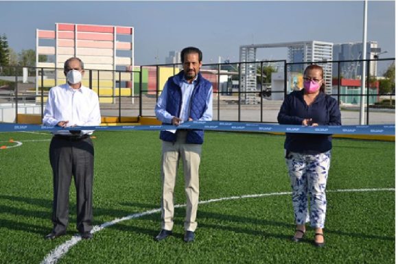 El Rector Alfonso Esparza entrega canchas de fútbol 7 para ARPA y Facultad de Artes