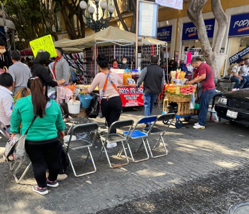 8324e631-2f17-4cc6-85a3-10328297324d Demandan dueños de centros comerciales controlar el ambulantaje
