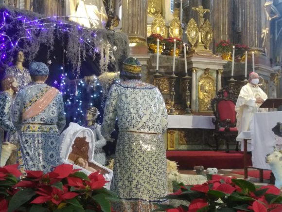 La familia, como escena de la Sagrada Familia, solo es una, la formada por un hombre y una mujer: Arzobispo