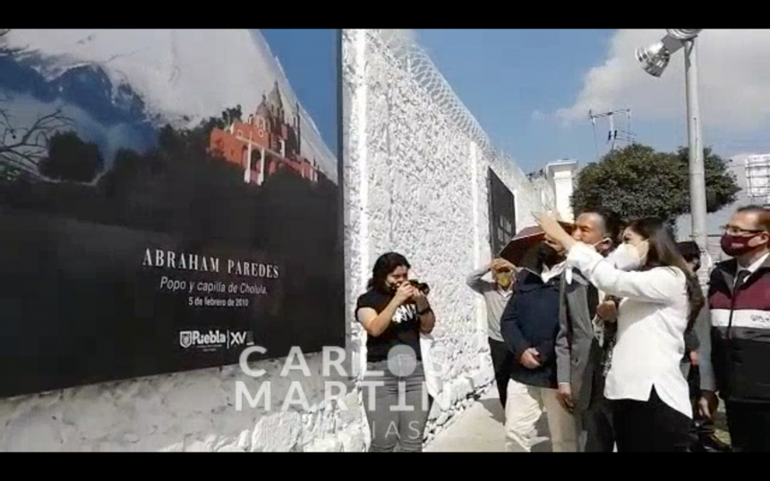 (VIDEO) Recorren la exposición fotográfica Al Lado del Volcán