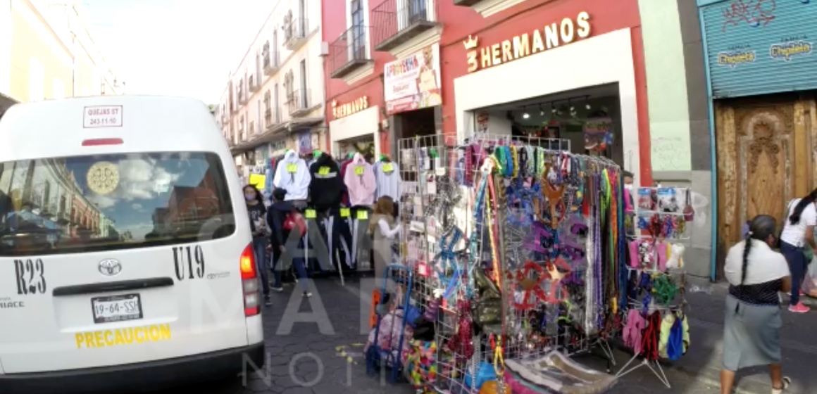 (VIDEO) Comercio ambulante ocupa banquetas de la 10 poniente