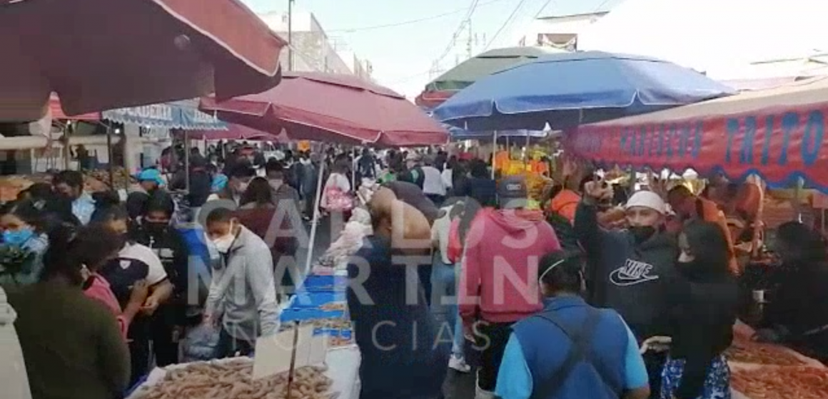 (VIDEO) La gente acude a realizar sus compras navideñas