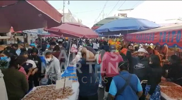 (VIDEO) La gente acude a realizar sus compras navideñas