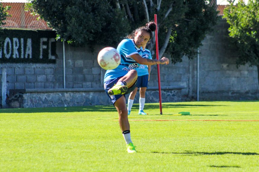 Dayana Cázarez segundo refuerzo del Puebla Femenil