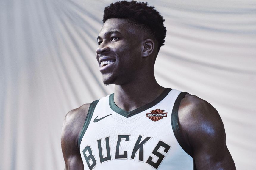 G34 Giannis Antetokounmpo firmará por 5 años con los Bucks