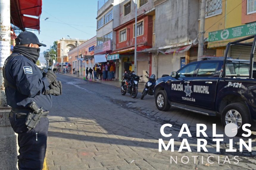 (FOTOS) Policía Municipal permanece el exterior del mercado 16 de Marzo
