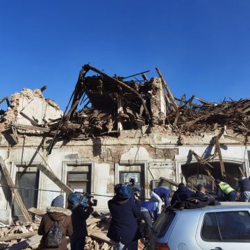 (FOTOS Y VIDEO) Fuerte terremoto de 6.4 sacude Croacia