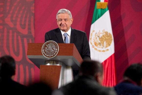 AMLO presenta decálogo para evitar contagios durante las fiestas decembrinas